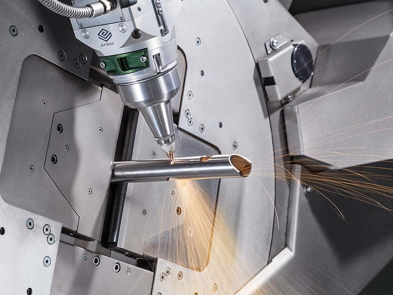 Các loại khí nào thường được sử dụng trong quá trình cắt laser fiber?